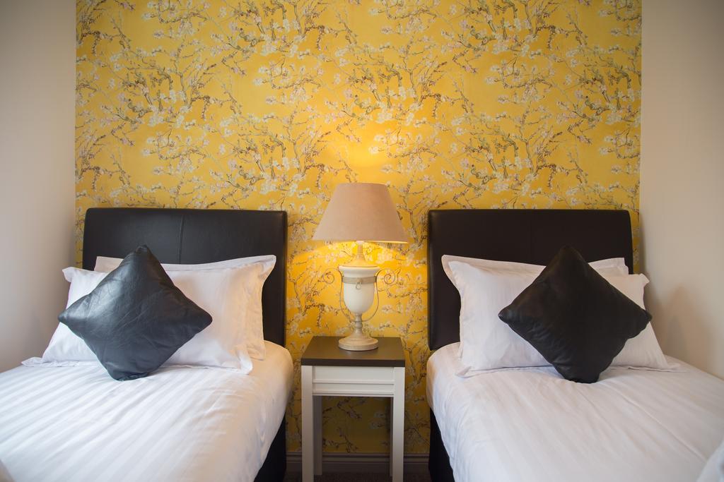 Armorica Hotel Oranmore Exterior photo